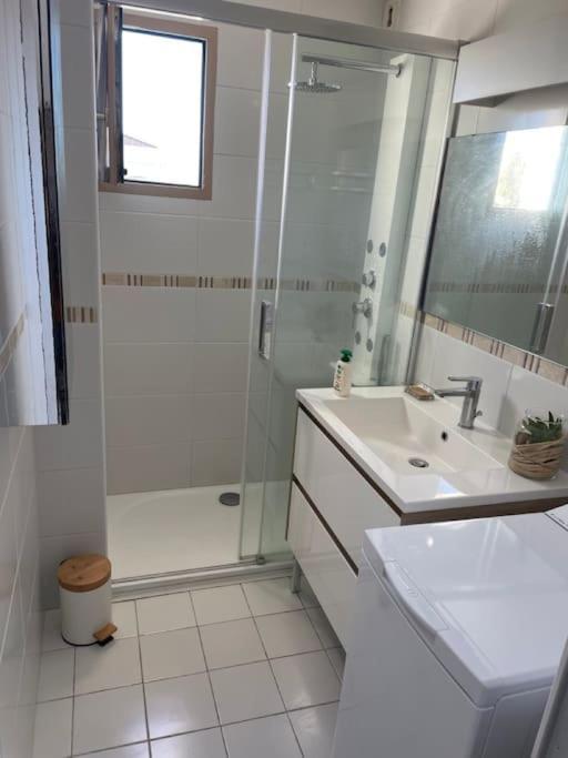 Appartement Domaine D'Azur - Renovated 1Br With Terrace Pool & Garage à Le Lavandou Extérieur photo