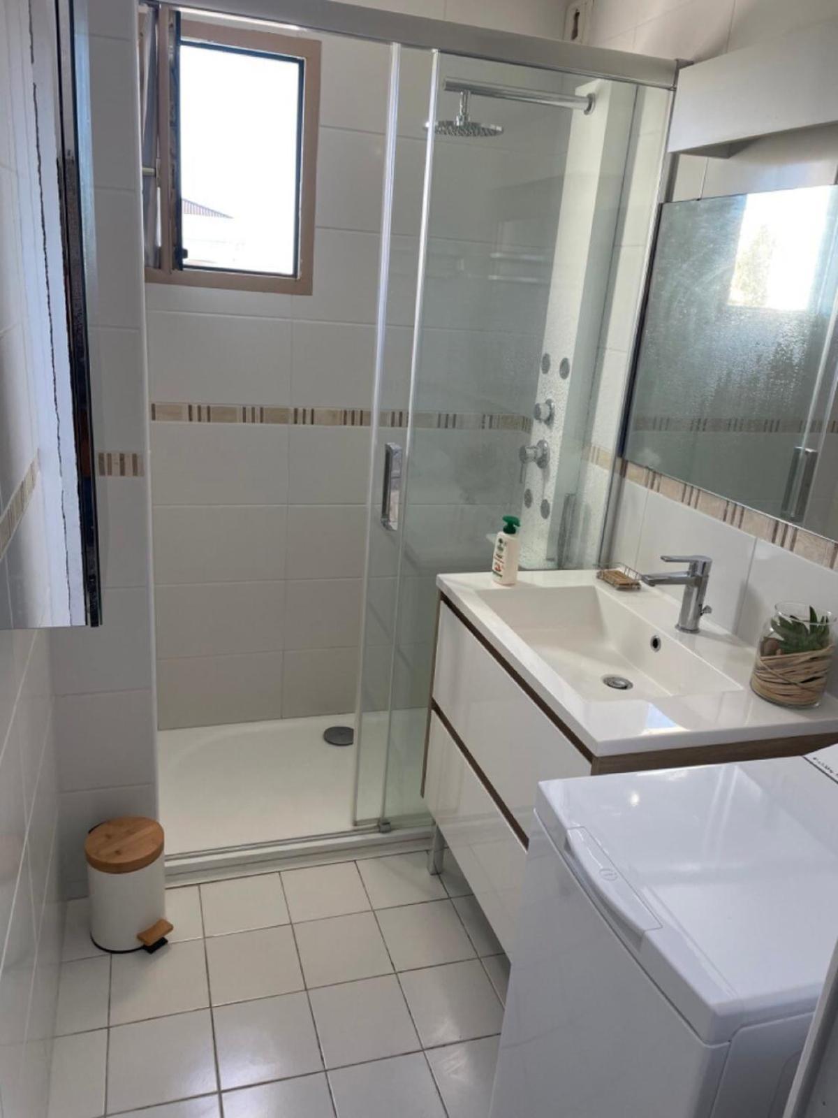 Appartement Domaine D'Azur - Renovated 1Br With Terrace Pool & Garage à Le Lavandou Extérieur photo
